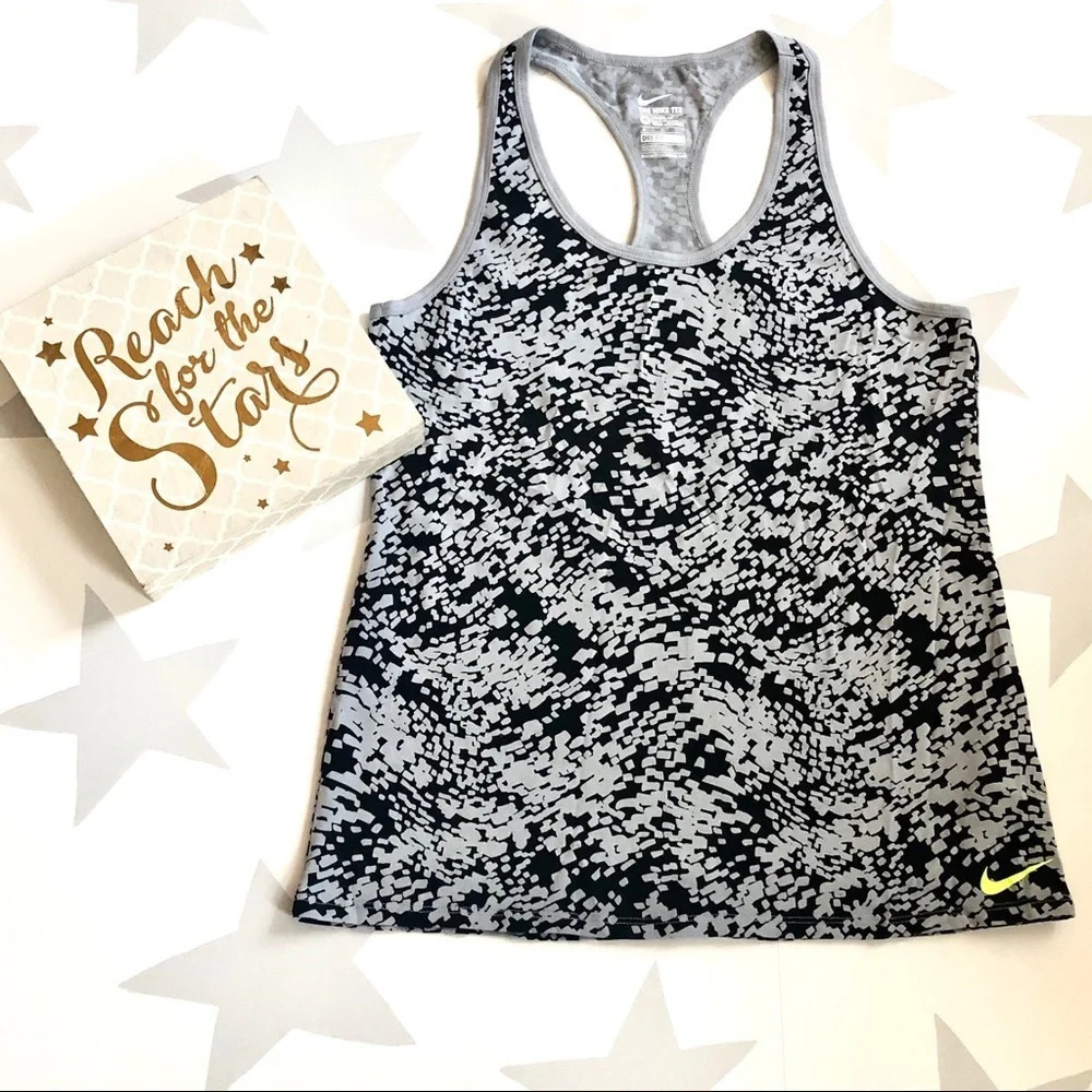 Nike Racerback Tank Top. Size M